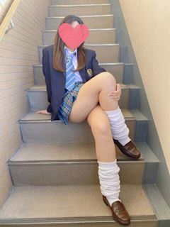 池袋のオナクラ「「青チェと赤チェ」」みお(19)のプロフィール写真