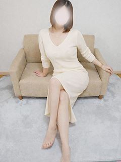 町田のデリヘル「町田発・待ち合わせ 人妻 デリバリーヘルス 極上妻～極妻～」くみ(27)のプロフィール写真